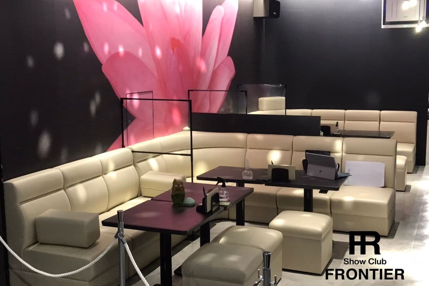 刈谷市のショークラブならFRONTIER