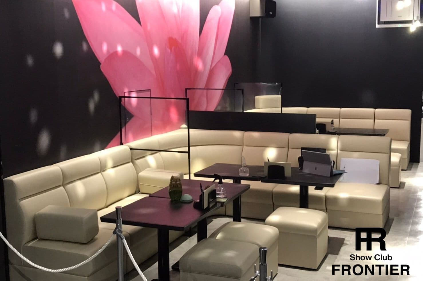 刈谷市のショークラブならFRONTIER